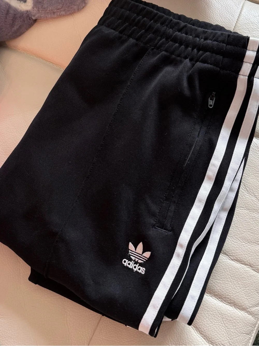 Adidas Men's sweatpants black with classic white stripes size L